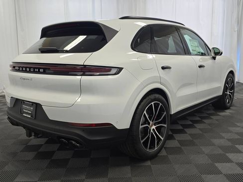 Certified 2025 Porsche Cayenne S AWD/4WD image 7