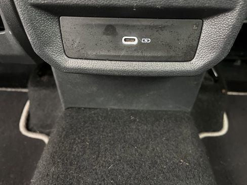 Used 2024 Volkswagen Taos SE FWD image 24
