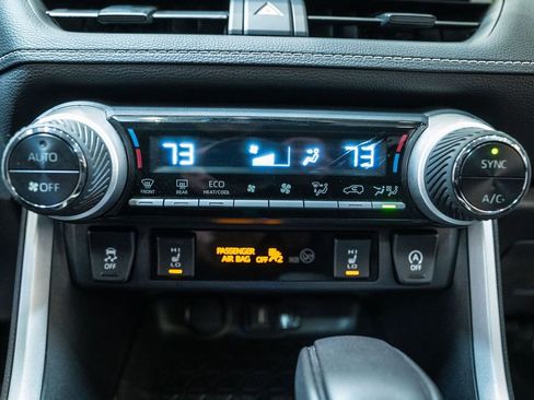 Used 2020 Toyota RAV4 XLE w/ Convenience Package image 27