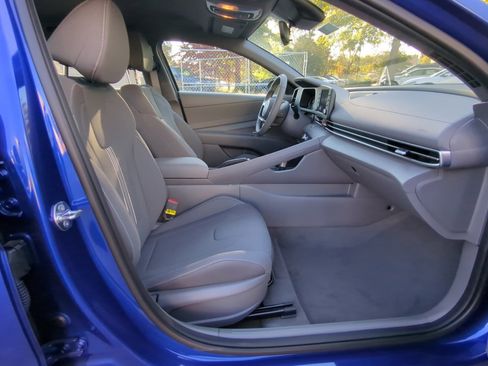 New 2025 Hyundai Elantra Sport image 36