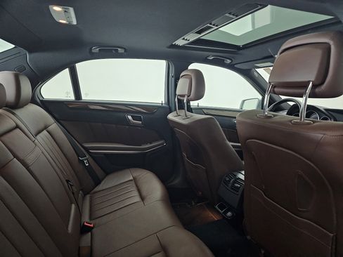 Used 2014 Mercedes-Benz E 250 BlueTEC 4MATIC Sedan image 17