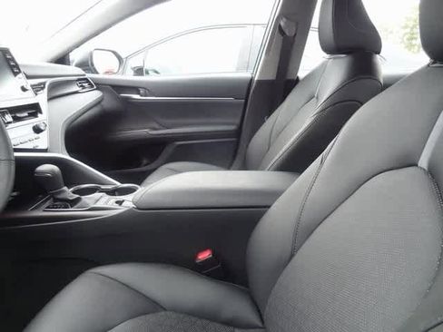 Used 2024 Toyota Camry XSE w/ Cold Weather Package image 9