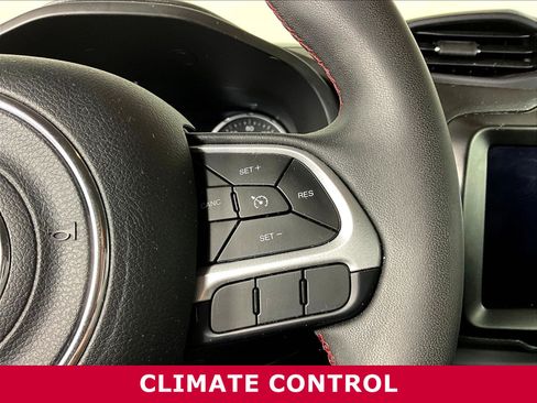 Used 2023 Jeep Renegade Trailhawk AWD/4WD image 11