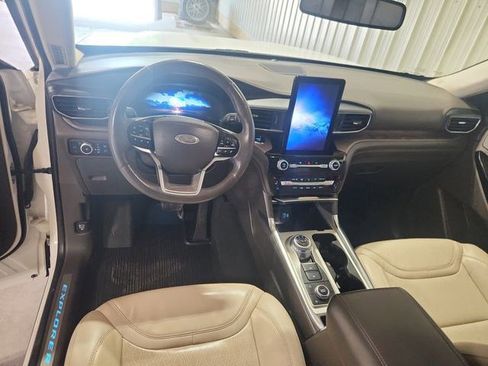 Used 2023 Ford Explorer Platinum w/ Technology Package image 14