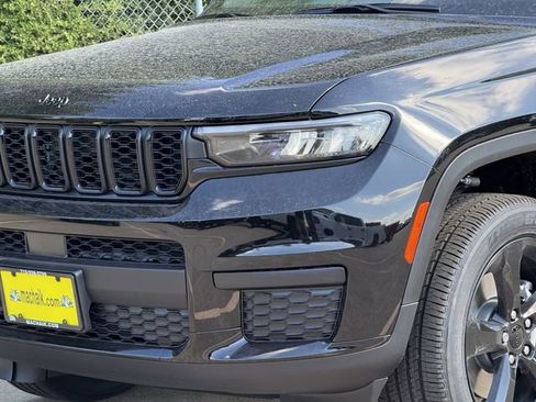 New 2025 Jeep Grand Cherokee L Altitude RWD image 8