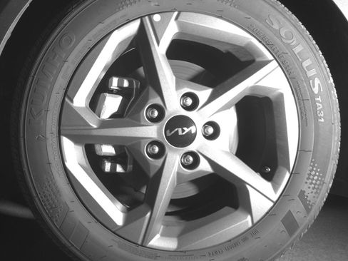 Used 2025 Kia K4 LXS image 12