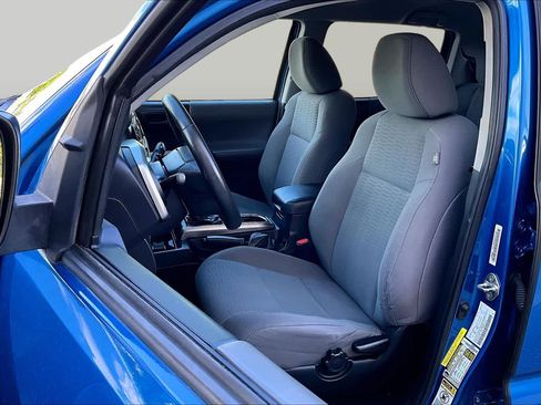 Used 2017 Toyota Tacoma SR5 RWD image 8