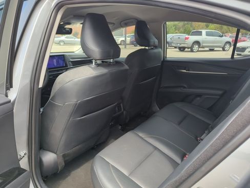 Used 2025 Toyota Camry XLE FWD image 18