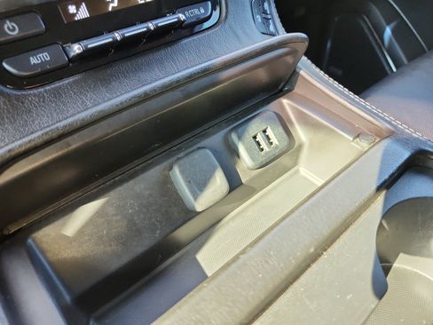 Used 2015 Chevrolet Tahoe LTZ AWD/4WD image 25