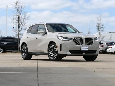 Certified 2025 BMW X3 xDrive30i w/ Premium Package image 2