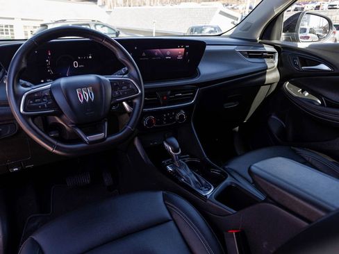 Used 2024 Buick Encore GX Sport Touring image 17