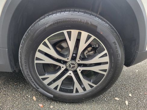 Used 2025 Mercedes-Benz GLA 250 4MATIC image 18