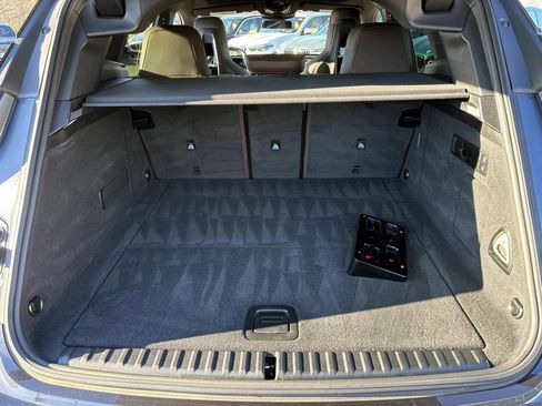 Used 2023 BMW iX xDrive50 w/ Premium Package image 9