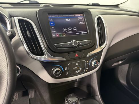 Used 2021 Chevrolet Equinox LS w/ LS Convenience Package FWD image 16