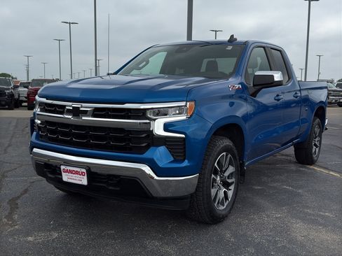 Certified 2023 Chevrolet Silverado 1500 LT AWD/4WD image 2