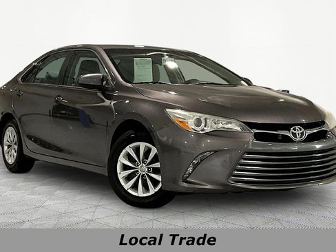 Used 2015 Toyota Camry LE FWD image 3