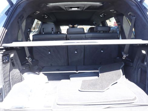 Used 2025 BMW X7 M60i image 18