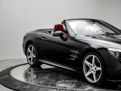 Used 2017 Mercedes-Benz SL 550 image 28