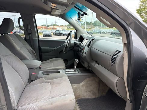 Used 2018 Nissan Frontier SV w/ Value Truck Package RWD image 25
