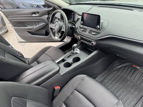Used 2019 Nissan Altima 2.5 S FWD image 2