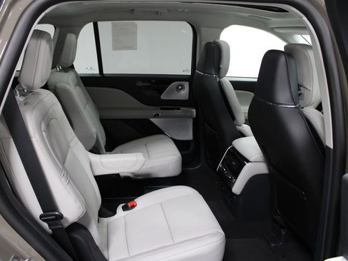 New 2026 Lincoln Aviator Reserve image 32