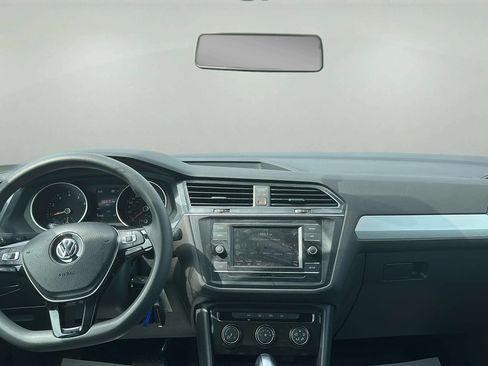 Used 2018 Volkswagen Tiguan S w/ 3rd Row Seat Package AWD/4WD image 22