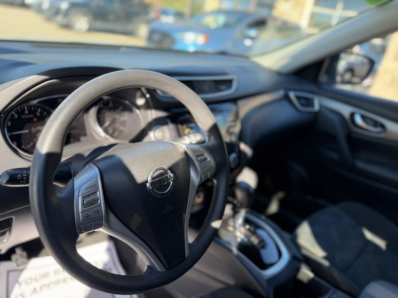 Used 2016 Nissan Rogue SV FWD image 14