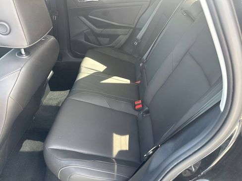 Used 2020 Volkswagen Jetta SE w/ SE Cold Weather Package FWD image 17