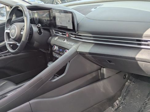 Used 2025 Hyundai Elantra Limited FWD image 26