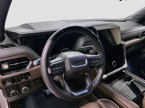 Used 2025 GMC Yukon XL Denali Ultimate AWD/4WD image 4