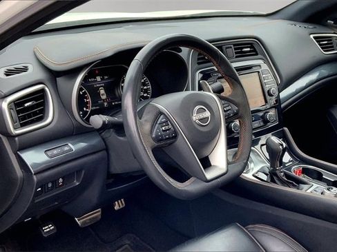 Used 2023 Nissan Maxima SR w/ Sport Mat Group image 11
