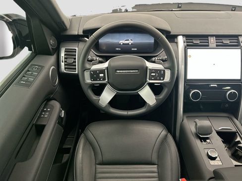 Certified 2025 Land Rover Discovery S AWD/4WD image 10