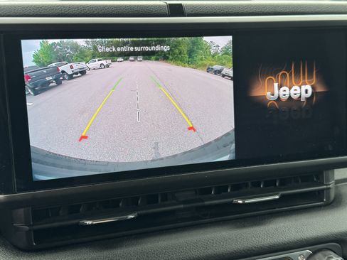 Used 2024 Jeep Wrangler Unlimited Sport AWD/4WD image 28