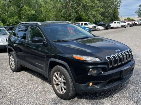 Used 2014 Jeep Cherokee Latitude w/ Cold Weather Group AWD/4WD image 5