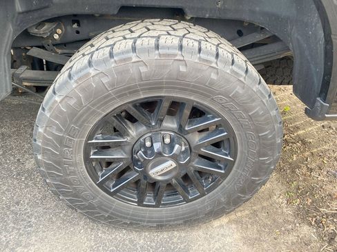 Used 2022 Ford F250 Lariat w/ Black Appearance Package AWD/4WD image 2