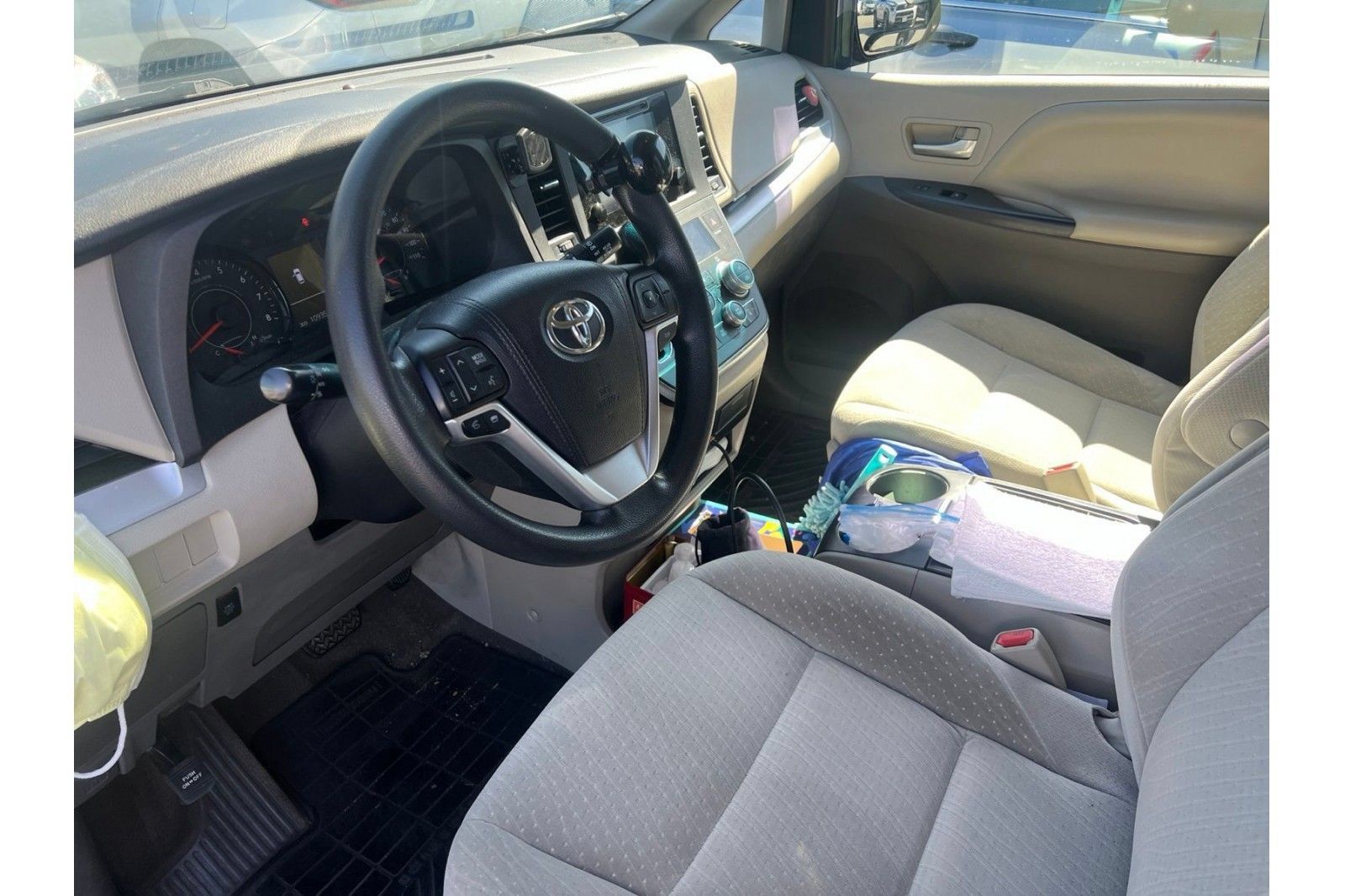 Used 2015 Toyota Sienna LE FWD image 6