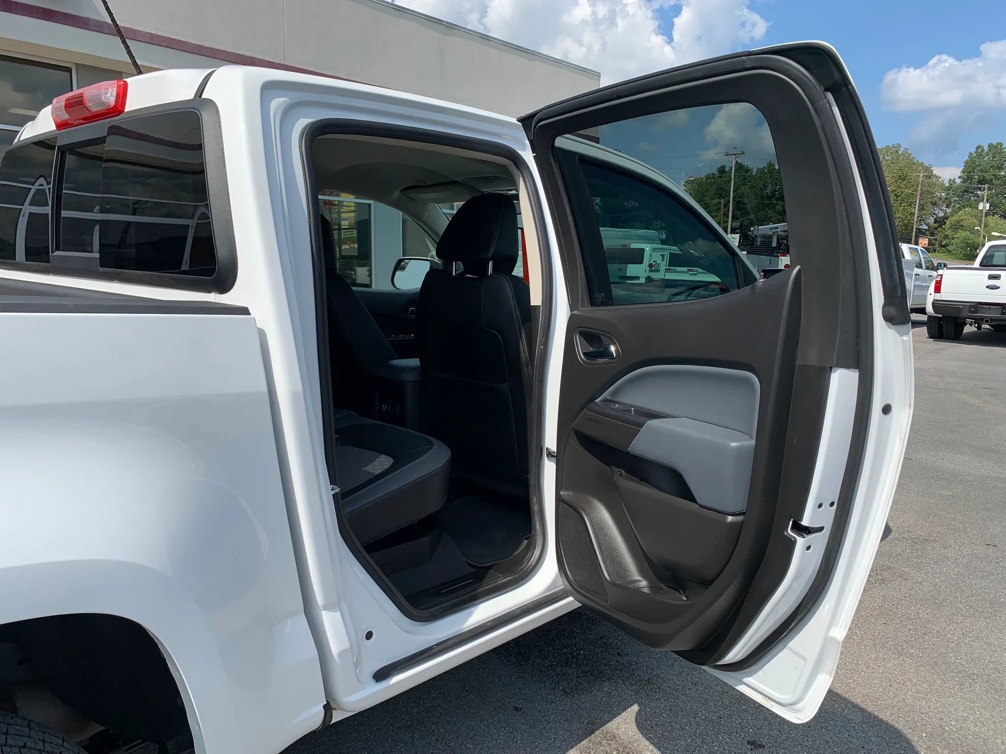 Used 2019 Chevrolet Colorado Z71 AWD/4WD image 26