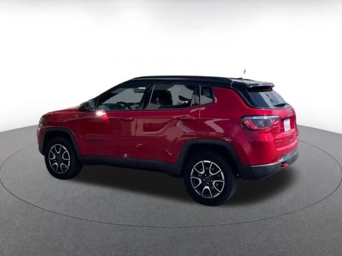 Used 2025 Jeep Compass Trailhawk image 10