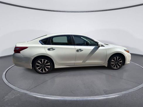 Used 2017 Nissan Altima 2.5 SL FWD image 4