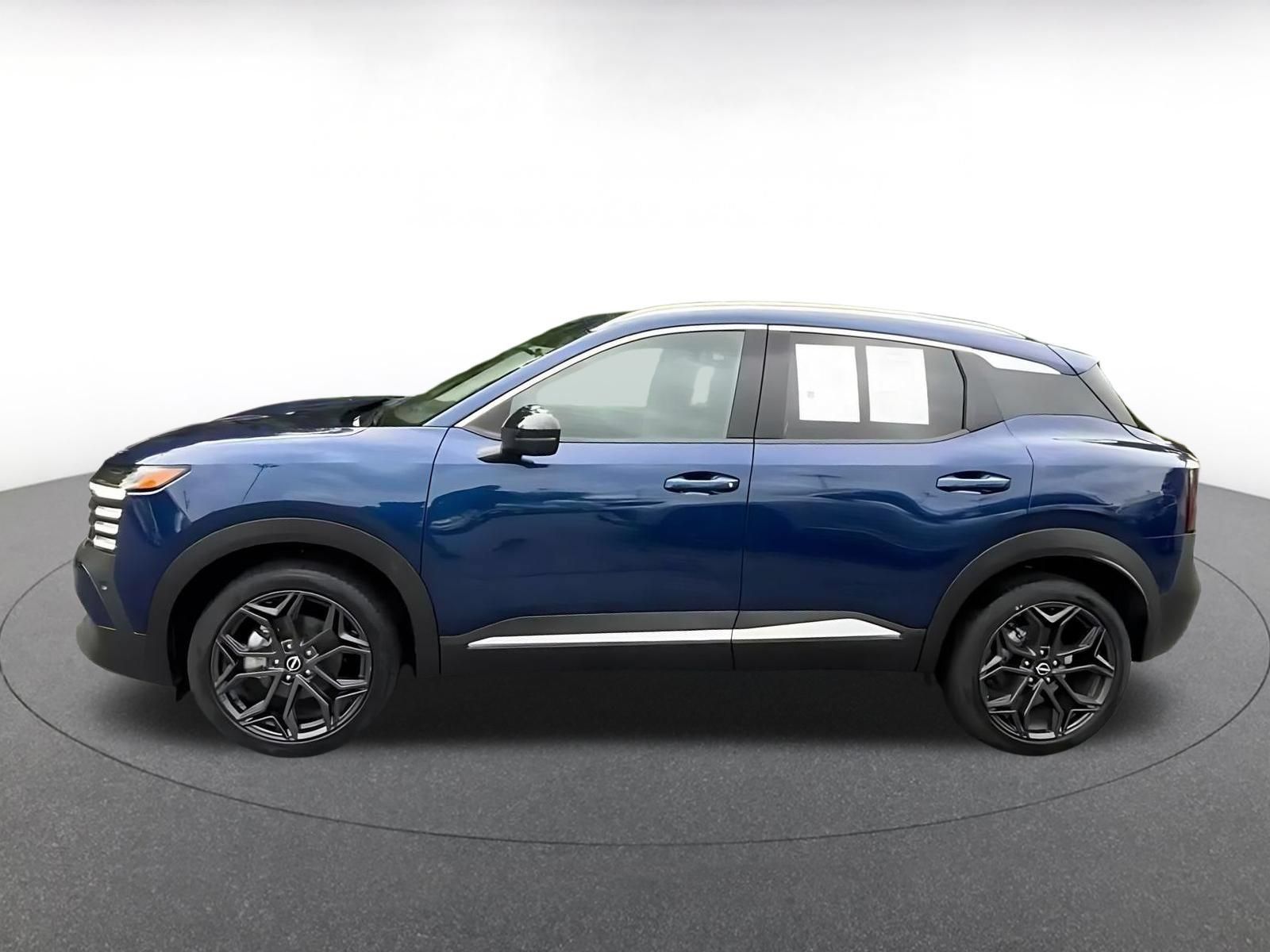 Used 2026 Nissan Kicks SR AWD/4WD image 8