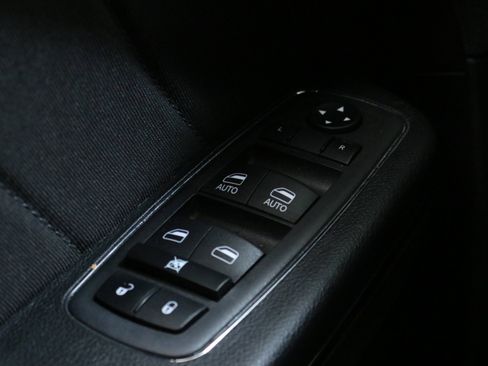 Used 2023 Dodge Charger SXT w/ Blacktop Package image 17