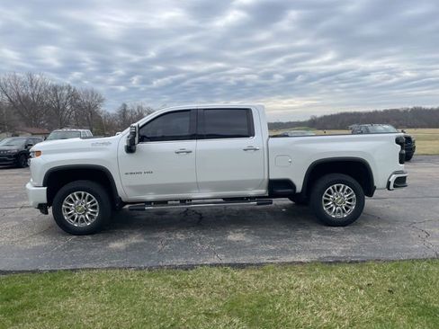 Used 2023 Chevrolet Silverado 2500 High Country image 11
