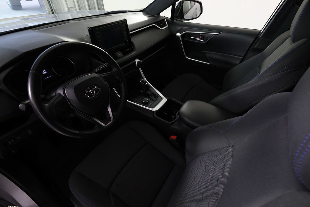 Used 2022 Toyota RAV4 SE AWD/4WD image 16