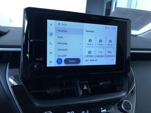 Certified 2025 Toyota Corolla LE image 28