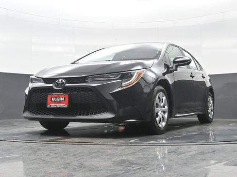 Used 2022 Toyota Corolla LE image 25