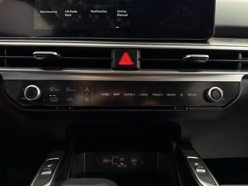 Certified 2024 Kia Sorento S image 36