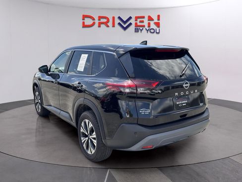 Used 2023 Nissan Rogue SV FWD image 3