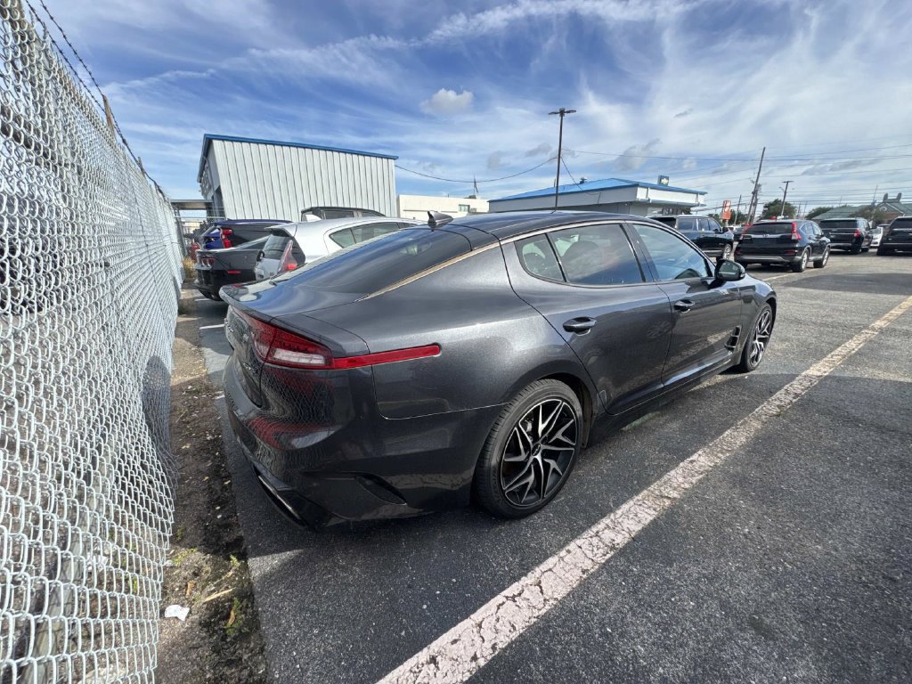 Used 2022 Kia Stinger GT-Line w/ Sun & Sound Package RWD image 12