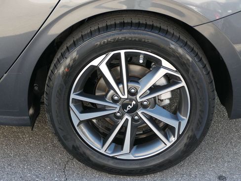 Used 2023 Kia Forte LXS image 39