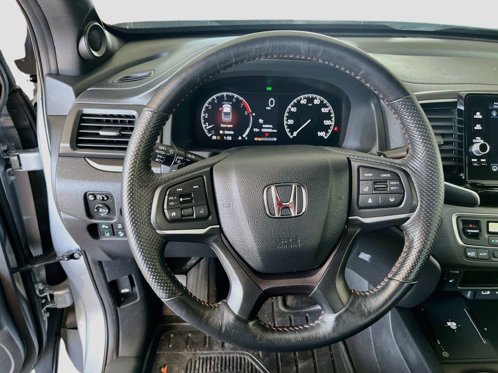 Used 2025 Honda Ridgeline TrailSport image 11